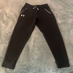 Like new Under Armour Pennant tapered Jogger Pant, Youth M (10/12), Unisex, EUC